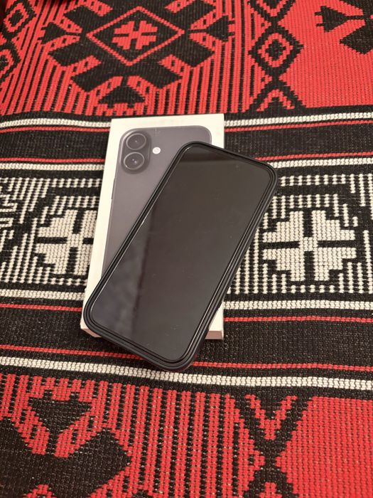 Айфон 16 гб128 iphone