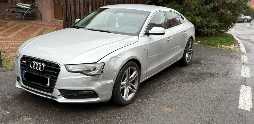 Audi a5 usor avariat