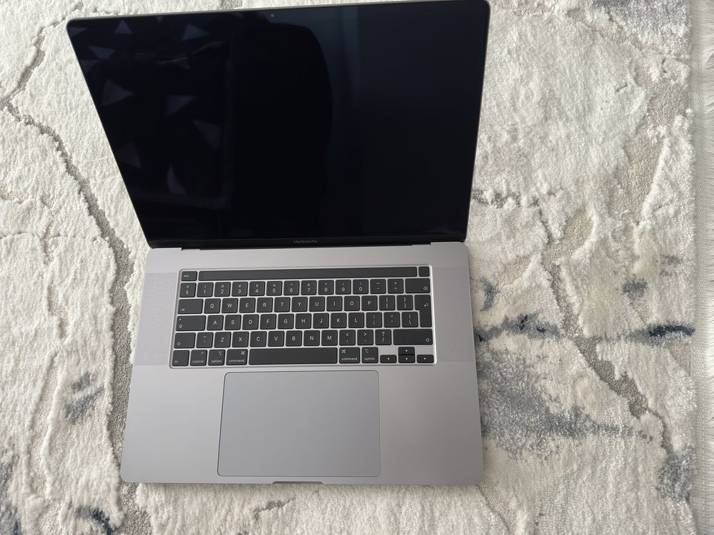 Macbook I9 16 inch 4tb ssd