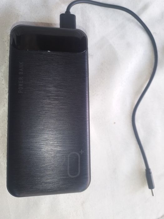 Продам  POWER BANK 20
