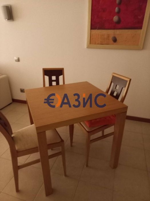 Апартамент с 1 спалня с изглед към басейна в СПА комплекс "Емералд",