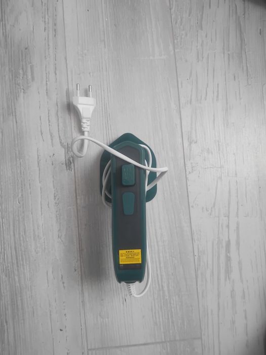 Компактный утюг хороший состояние