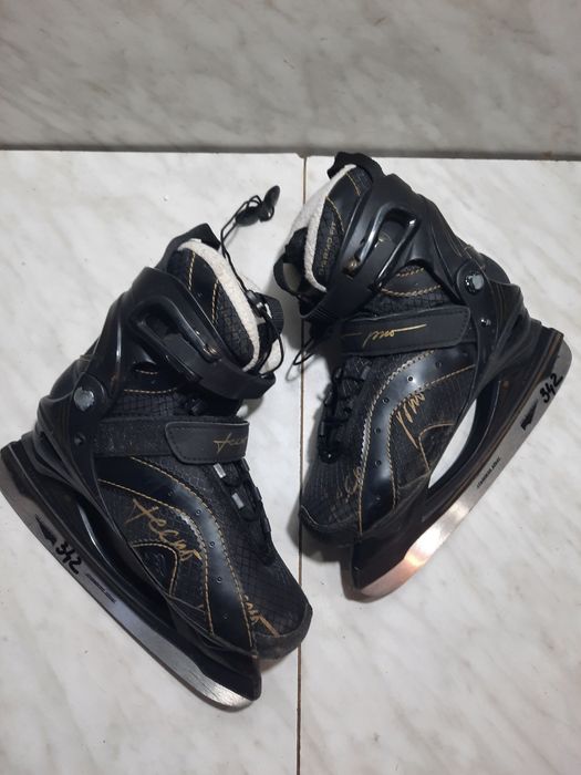Patine gheata 342 patinaj marime eu 37 (23,5 cm lungime interioara)