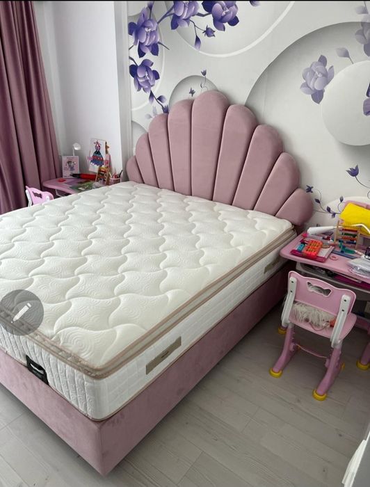Vând pat tapitat fetiță