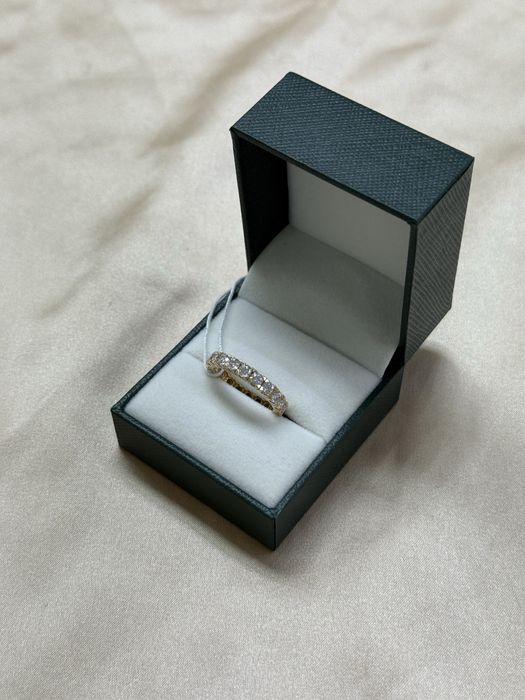 Золотое кольцо с фианитами