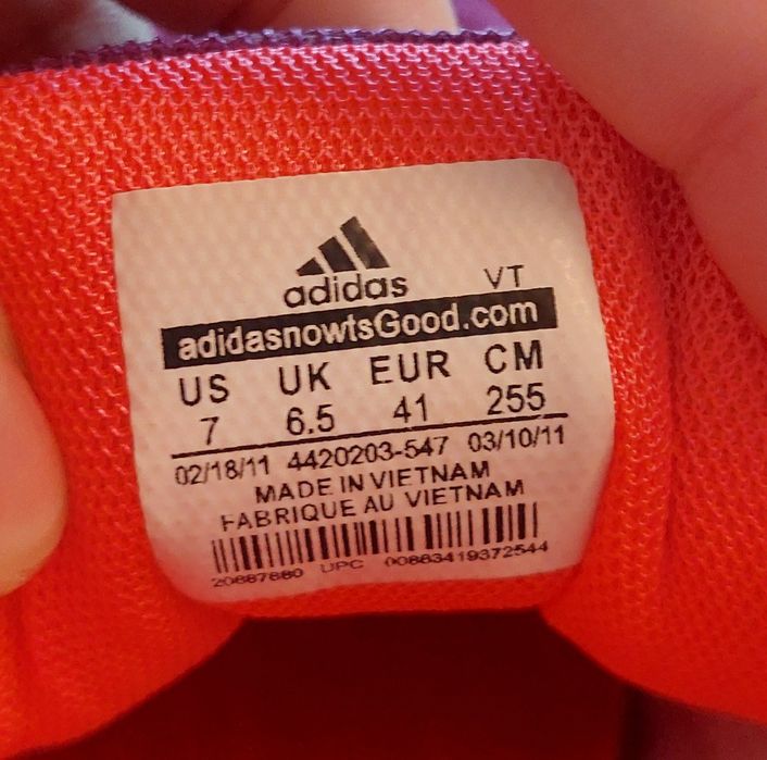 Кроссовки новые 41 (маломерки)