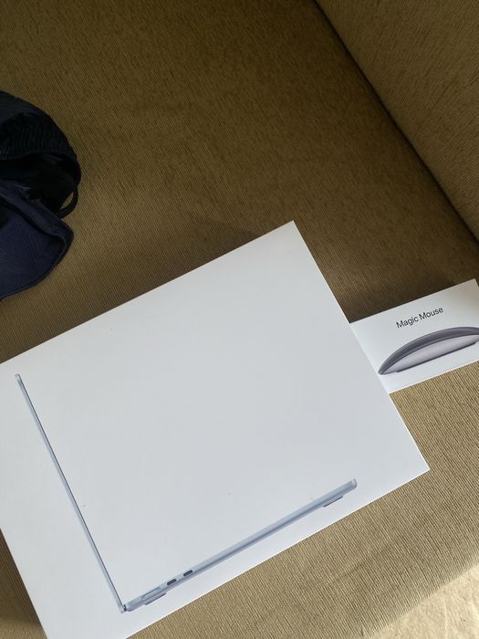 “2025” Macbook Air M4 256gb Skylight Blue