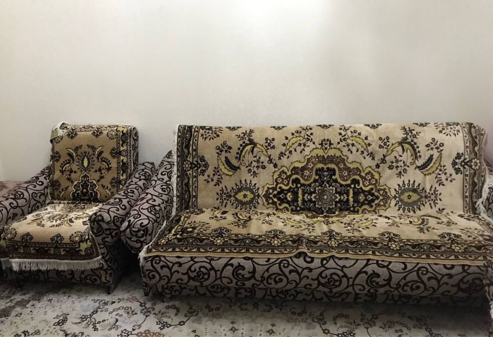 Продаю прочный диван