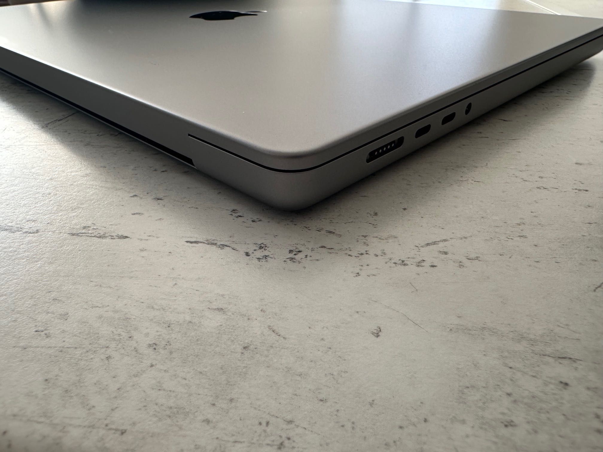 MacBook Pro 16" M1 Pro 10-CPU, 16-GPU, 16RAM, 512GB SSD