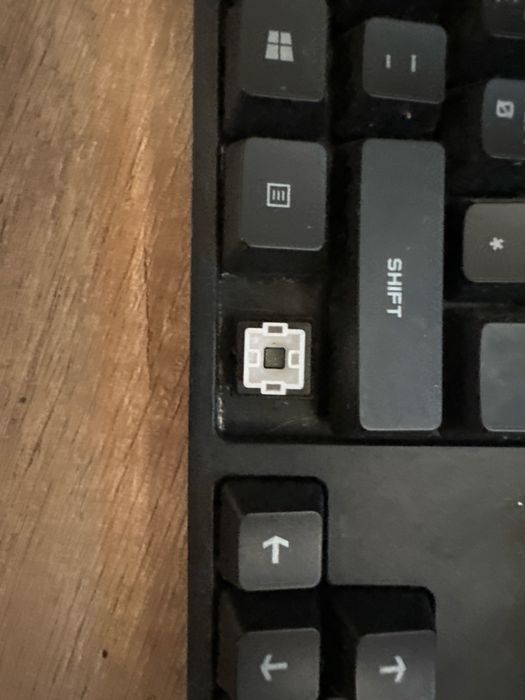 Tastatura logitech g810