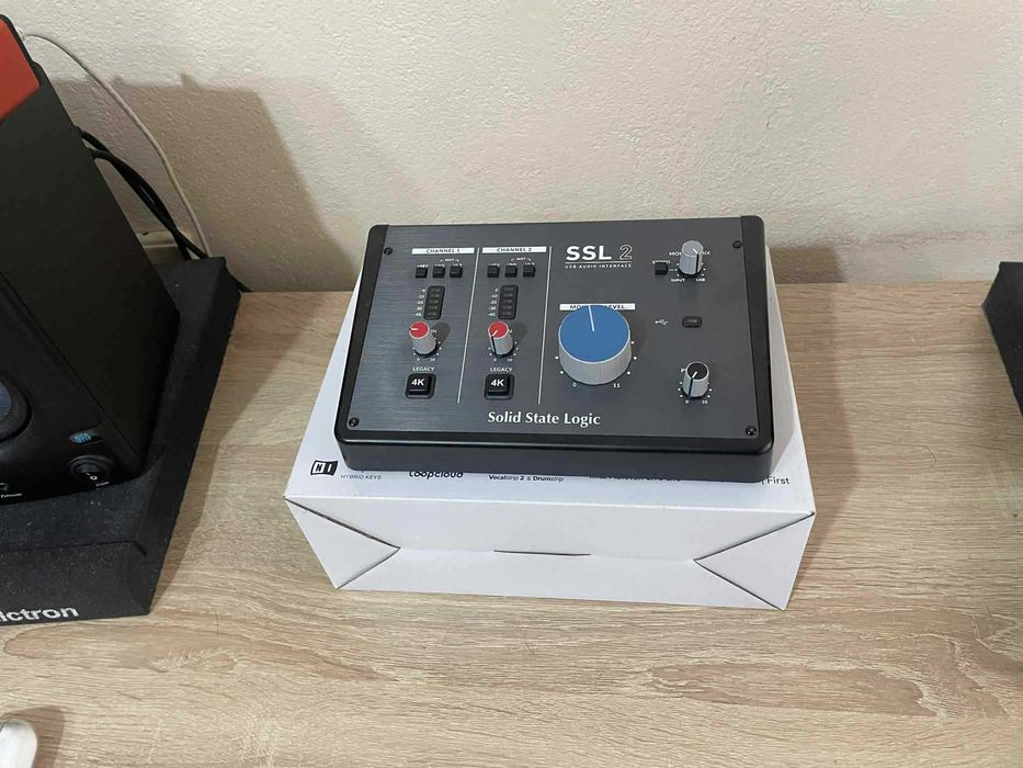 Solid State Logic SSL 2 - аудио интерфейс / саунд карта