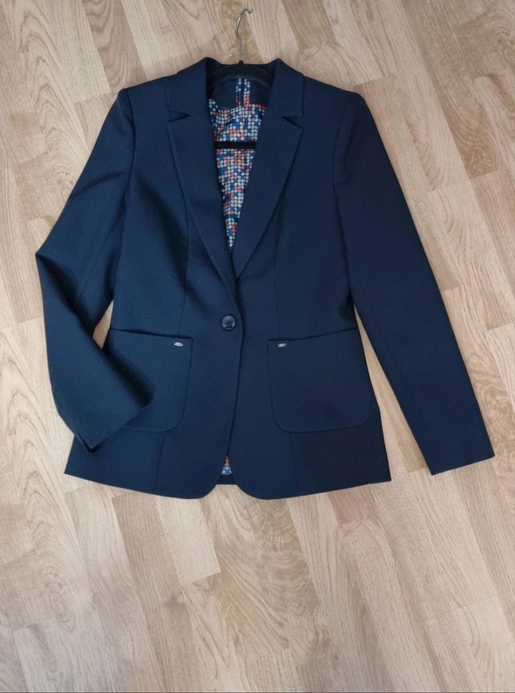 Costum bleumarin mar 38