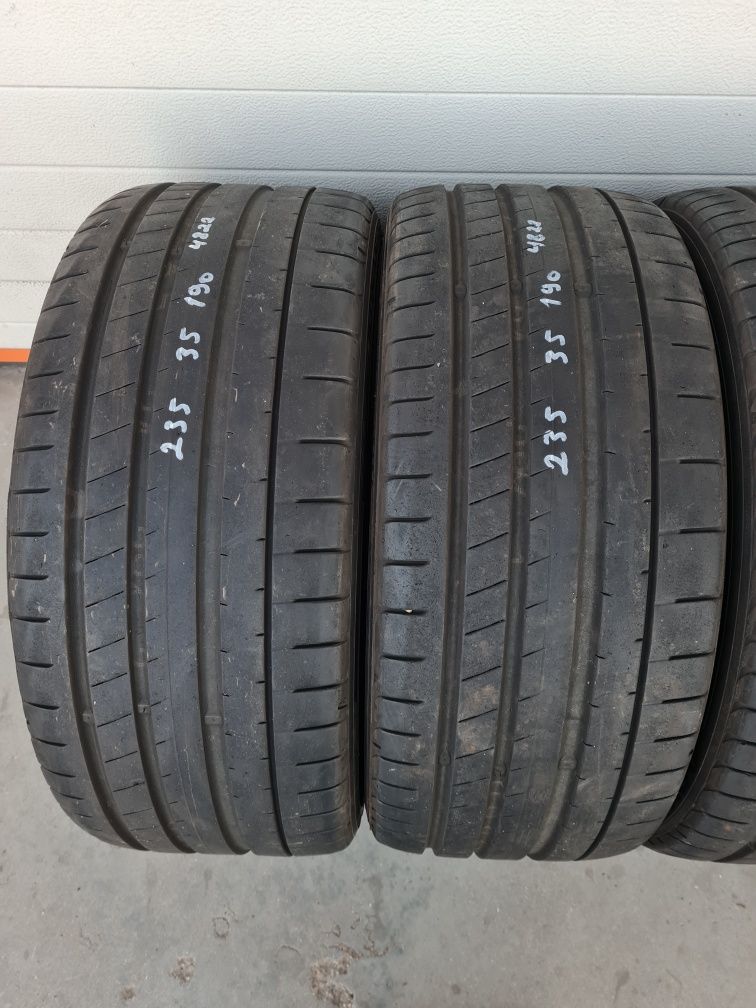 Летни гуми 4 броя YOKOHAMA Advan Sport V107 235 35 R19 дот 4822