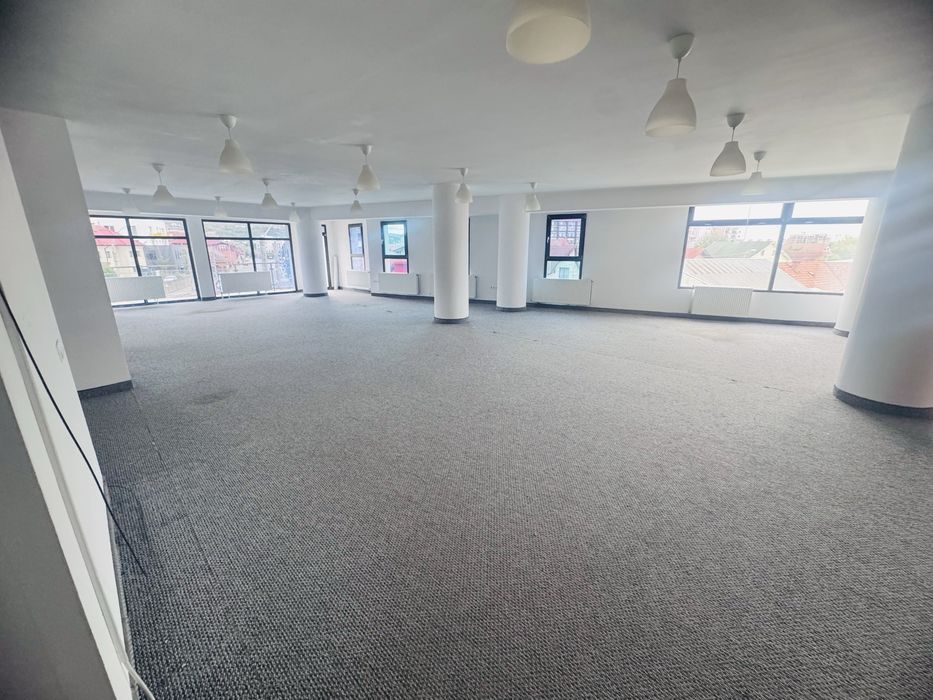Spatiu de birouri open space de 200 mp proprietar si 2 locuri parcare