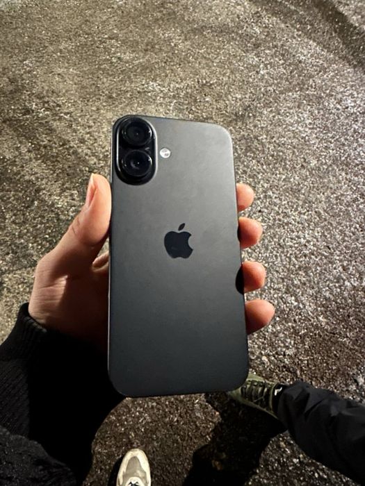 Айфон 16 в хорошем состоянии