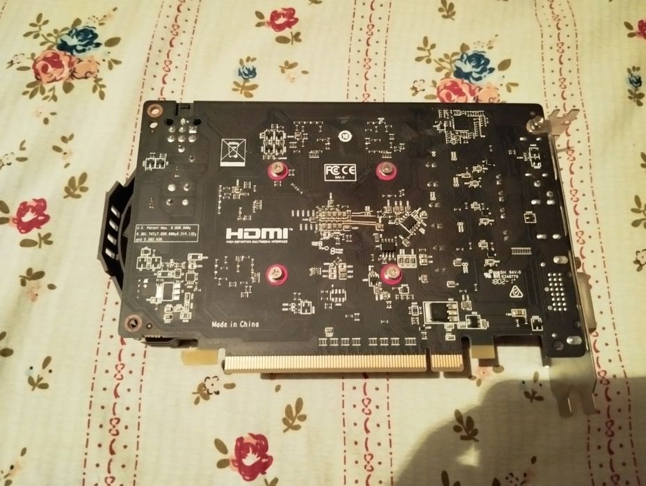 Rx 560 4gb ddr5 почти новая (срок исп. 3 месяца)