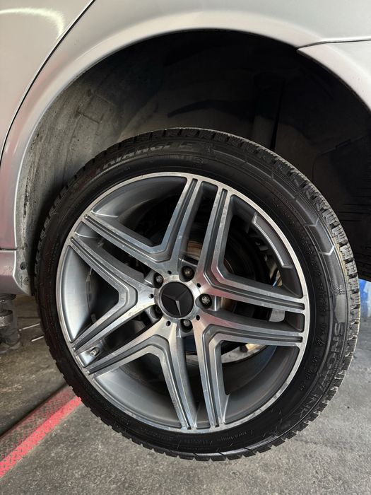 245/45/18 диски с резиной зима на мерс