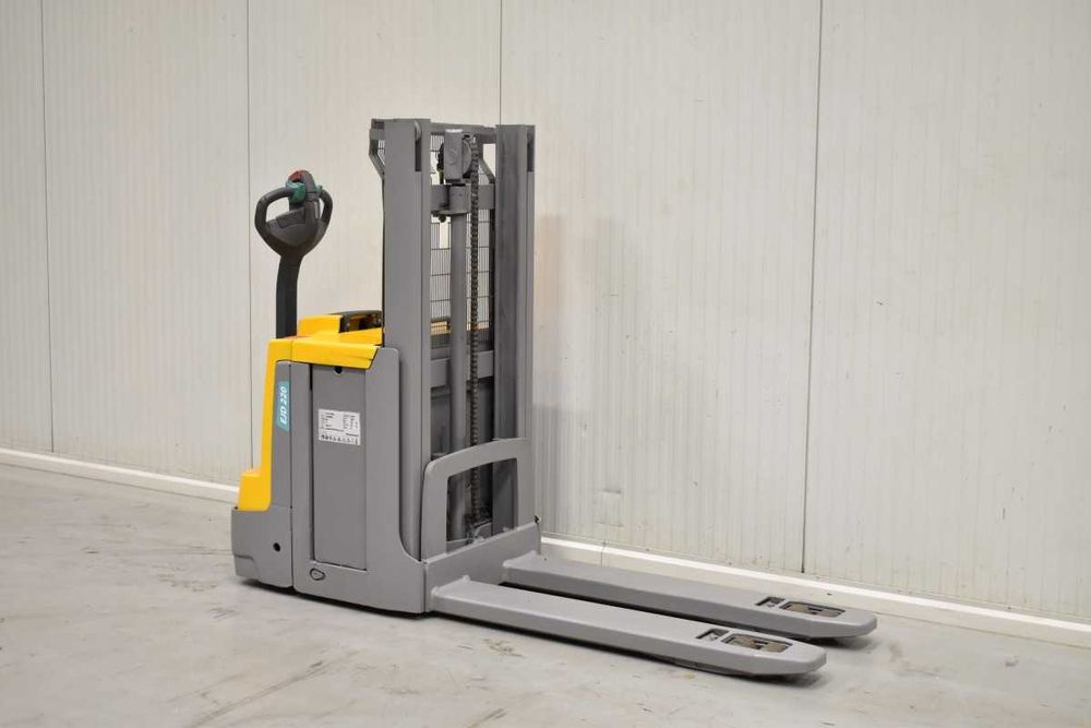 Cosmin Stivuitoare – vânzare, închiriere, service stivuitoare și piese