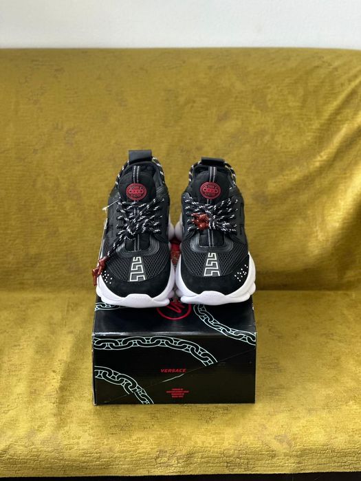 Versace Chain Reaction / 40, 41