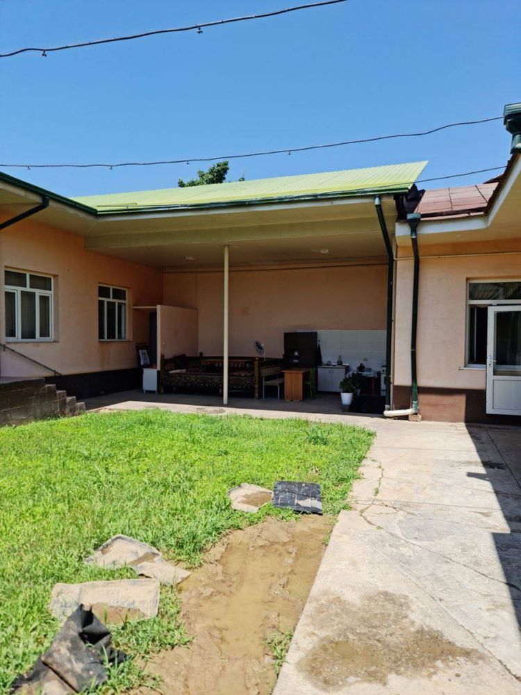 Бедапоя Бирлик йол юзи 4 сот 5 хона фасад: 16х 25 м ор: Бедапоя Масжид