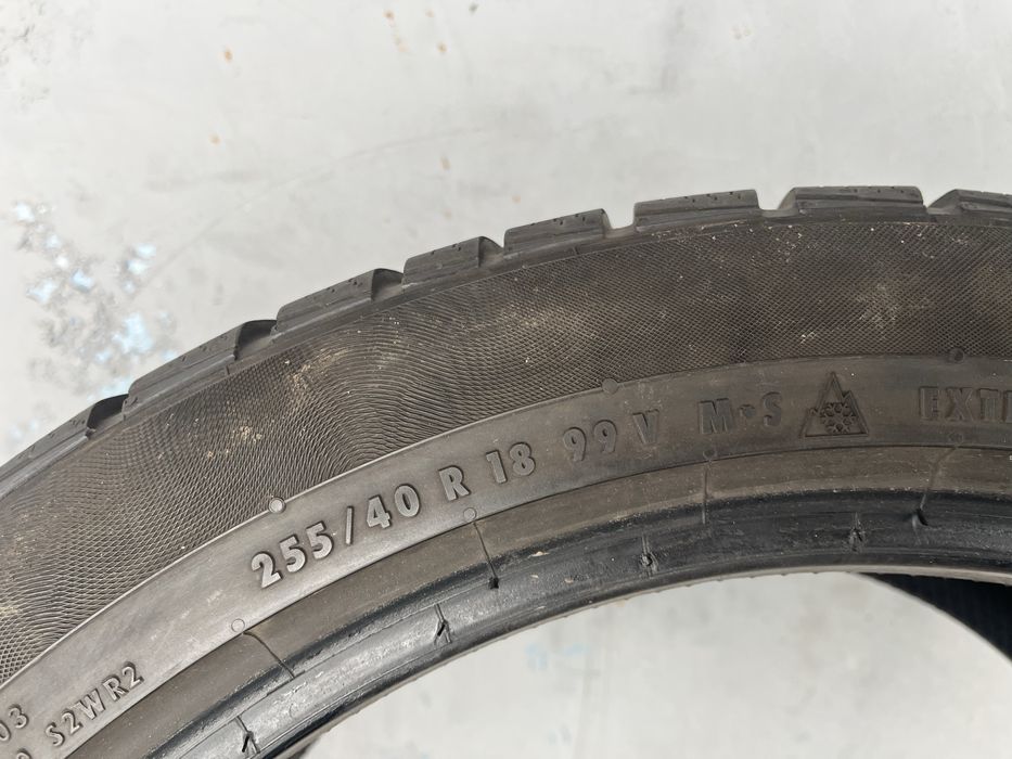 2 бр. зимни гуми 255/40/18 Continental 5/6 mm DOT 4214