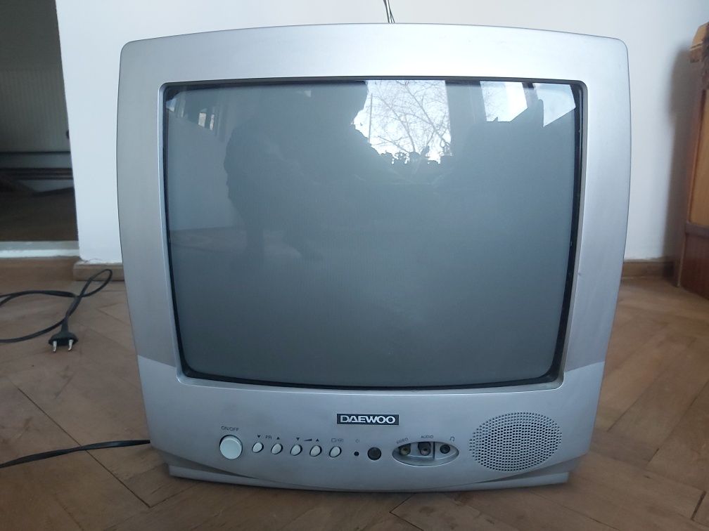 Televizor color sport, clasic, 14 inch, DAEWOO K14C5NT/S