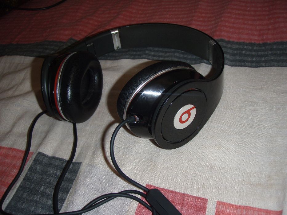 Casti cu fir Beats Studio 1 + husa de transport