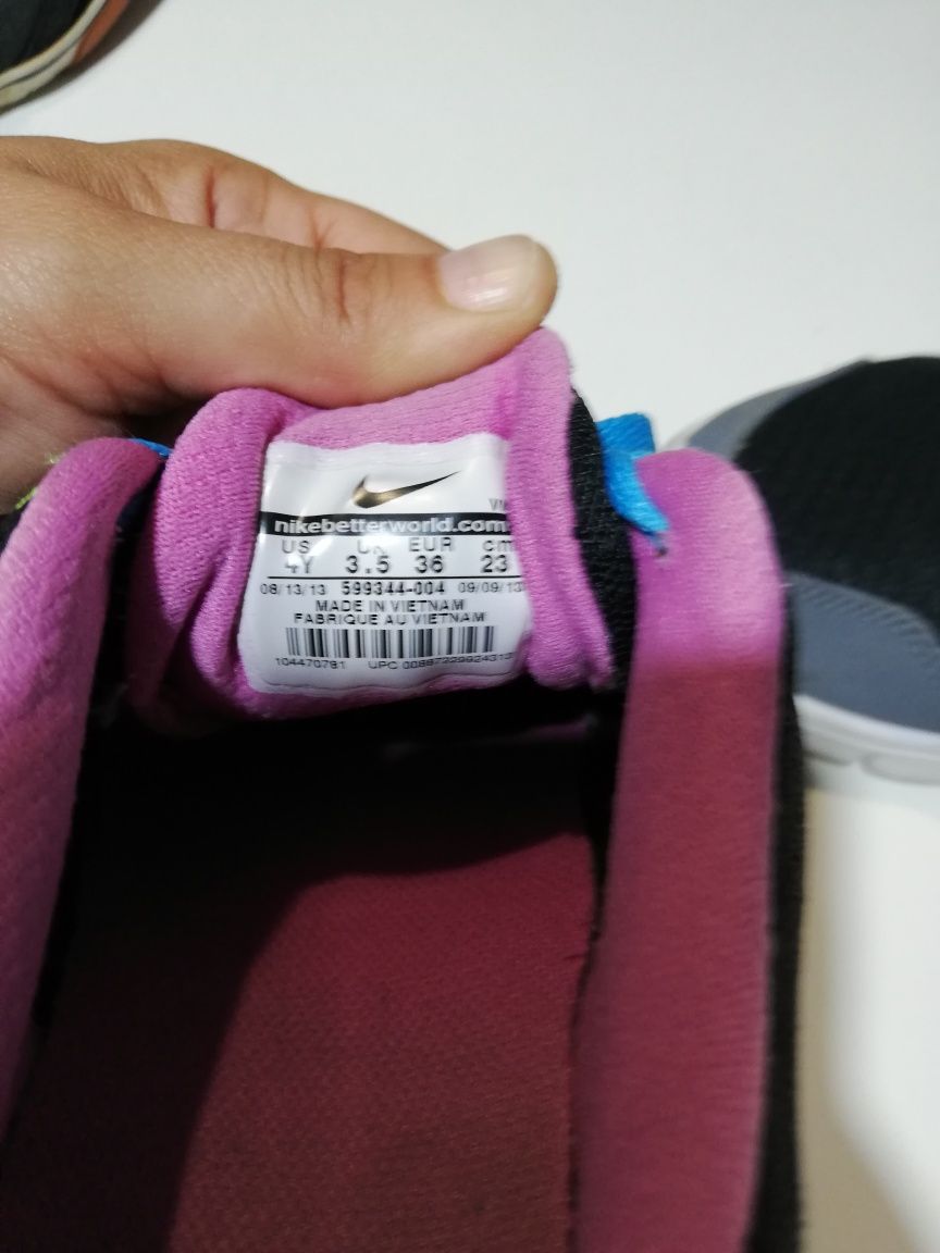 Adidași Nike, mărimea 36