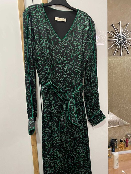 Платье атласное, Турция, новое размер 40