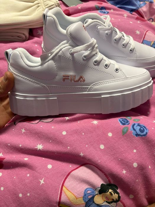 Adidasi Fila albi