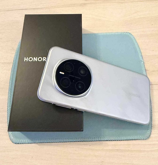 Нов Honor Magic 7 Pro с 3 г. гаранция от Yettel + 8 кейса подарък