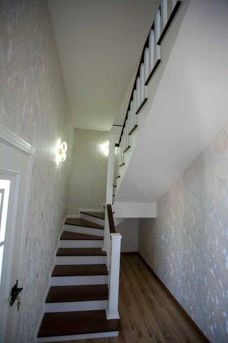 СРОЧНО ПРОДАЮ ЕВРО ДОМ в Янгихает р-н, Бинокор, 7 минут от Куйлюка