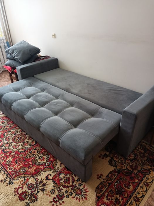 Продам диван в хорошем состоянии, цена 40 тысяч тенге. Торг возможен