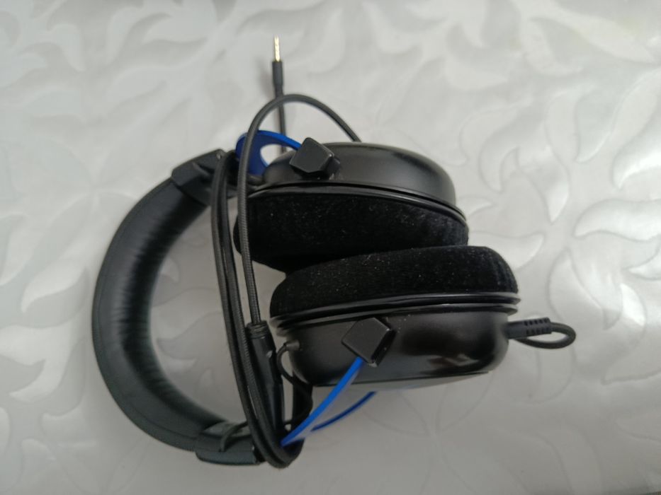 Продам наушники HyperX