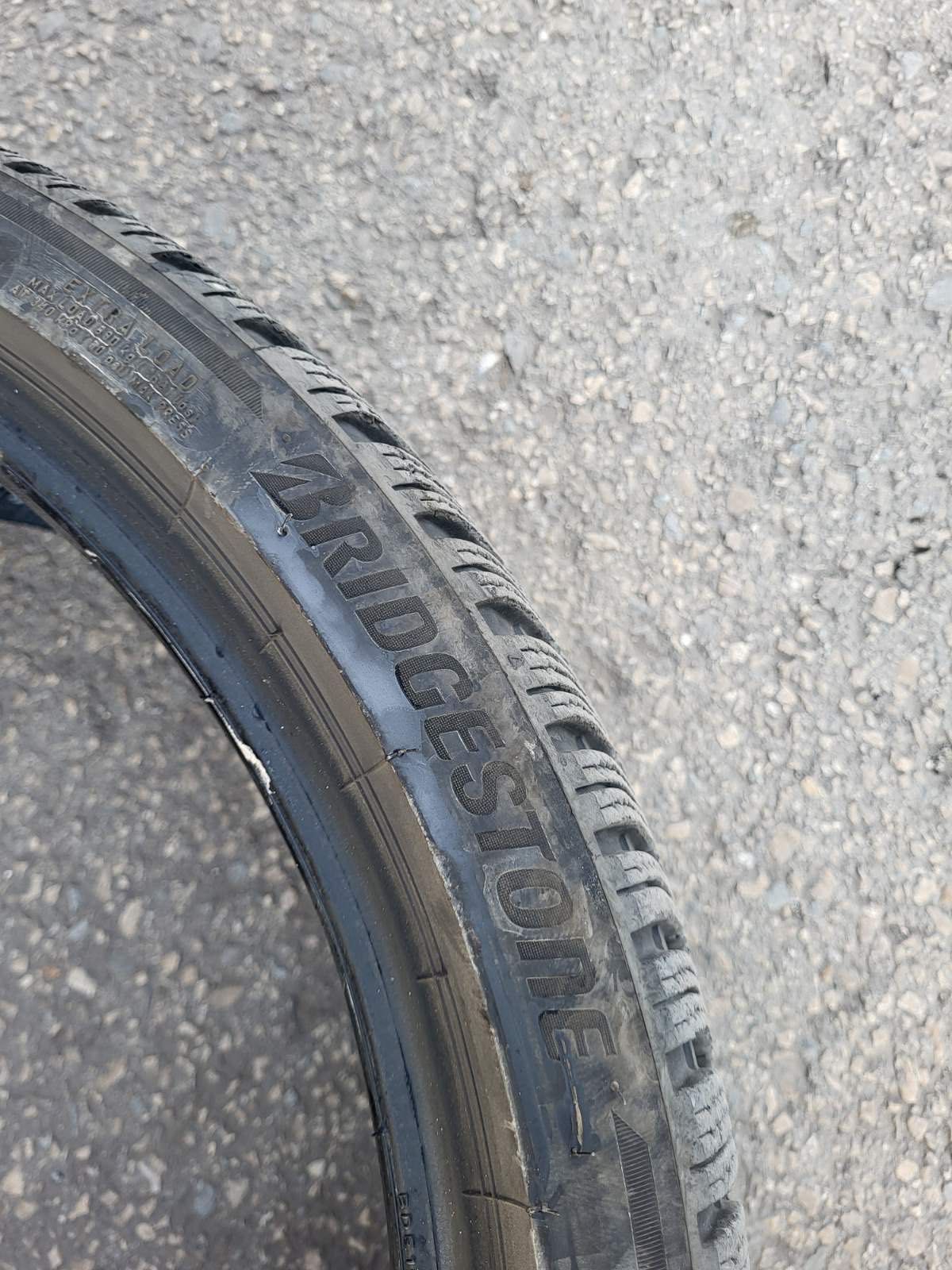 Гума-зимна BRIDGESTONE 245/35/20