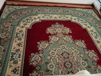 Gilam sotiladi yengide faqat devirga osilgan