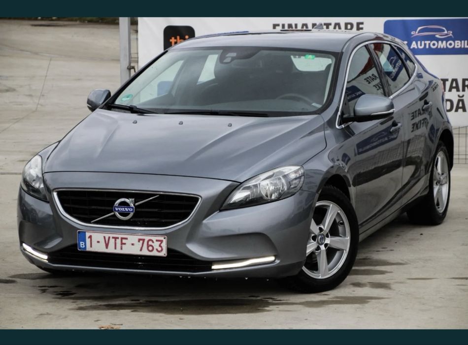 Volvo v40 momentum