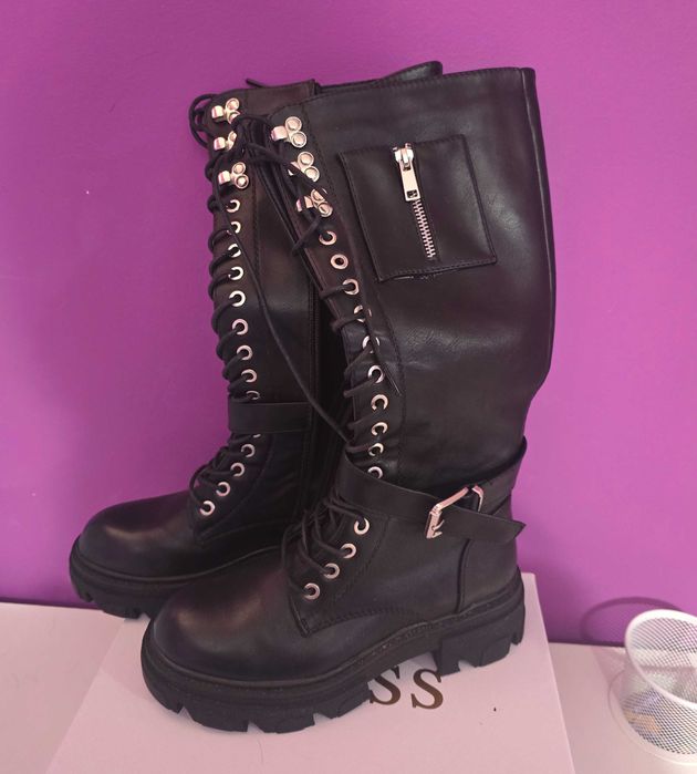 Ботуши черни връзки