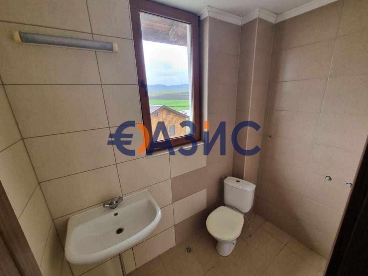 Къща с 3 спални и гараж, 130 кв.м. + 500 кв.м. двор, с Александрово,