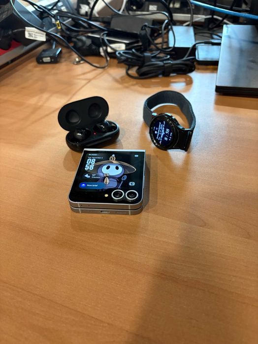 Samsung Galaxy Z Flip 6 + cadou