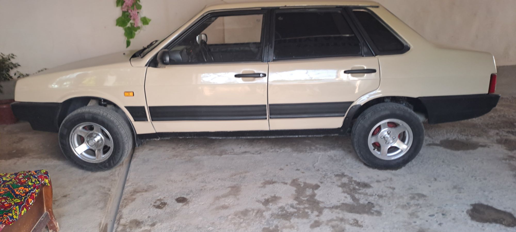 продаются 21099 продаются срочно