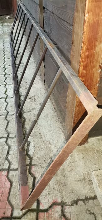 Scară metalică 3. metri lungime cărucior pentru butelie 100 de lei.