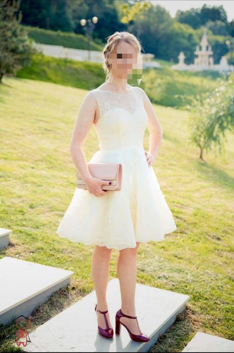 Rochie elegantă alb-crem