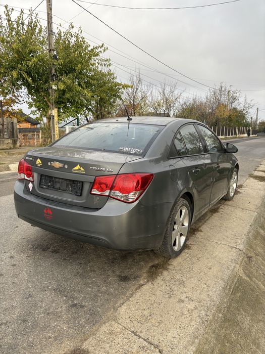 Vand pentru dezmembrat Chevrolet Cruze 2010 1.8 benzina