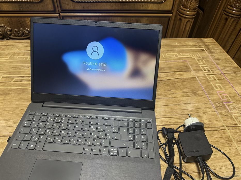Ноутбук Леново Сотилади