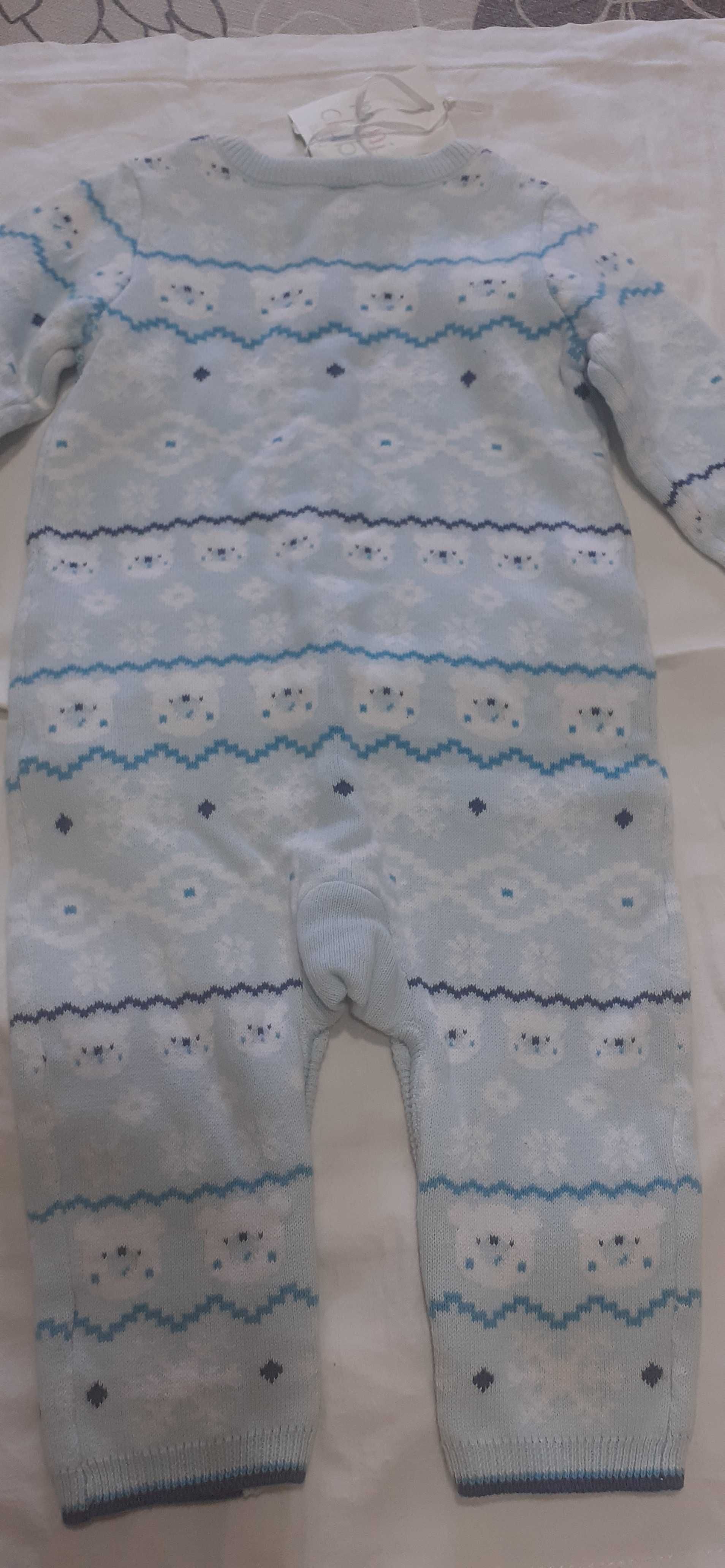 Vand salopeta tricotata pentru bebe 3/6 luni,moale si foarte practica