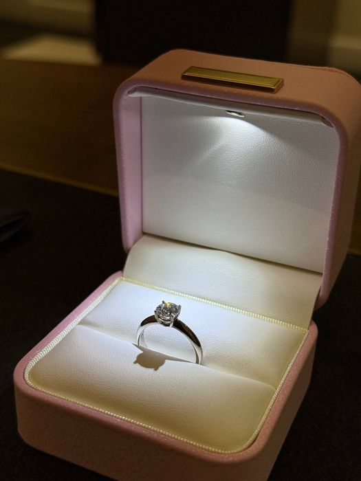 NEW Кольцо с бриллиантом 1,05ct