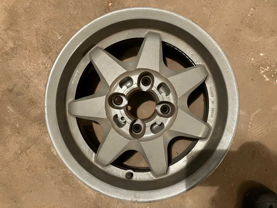 15" 7J Джанти MOMO