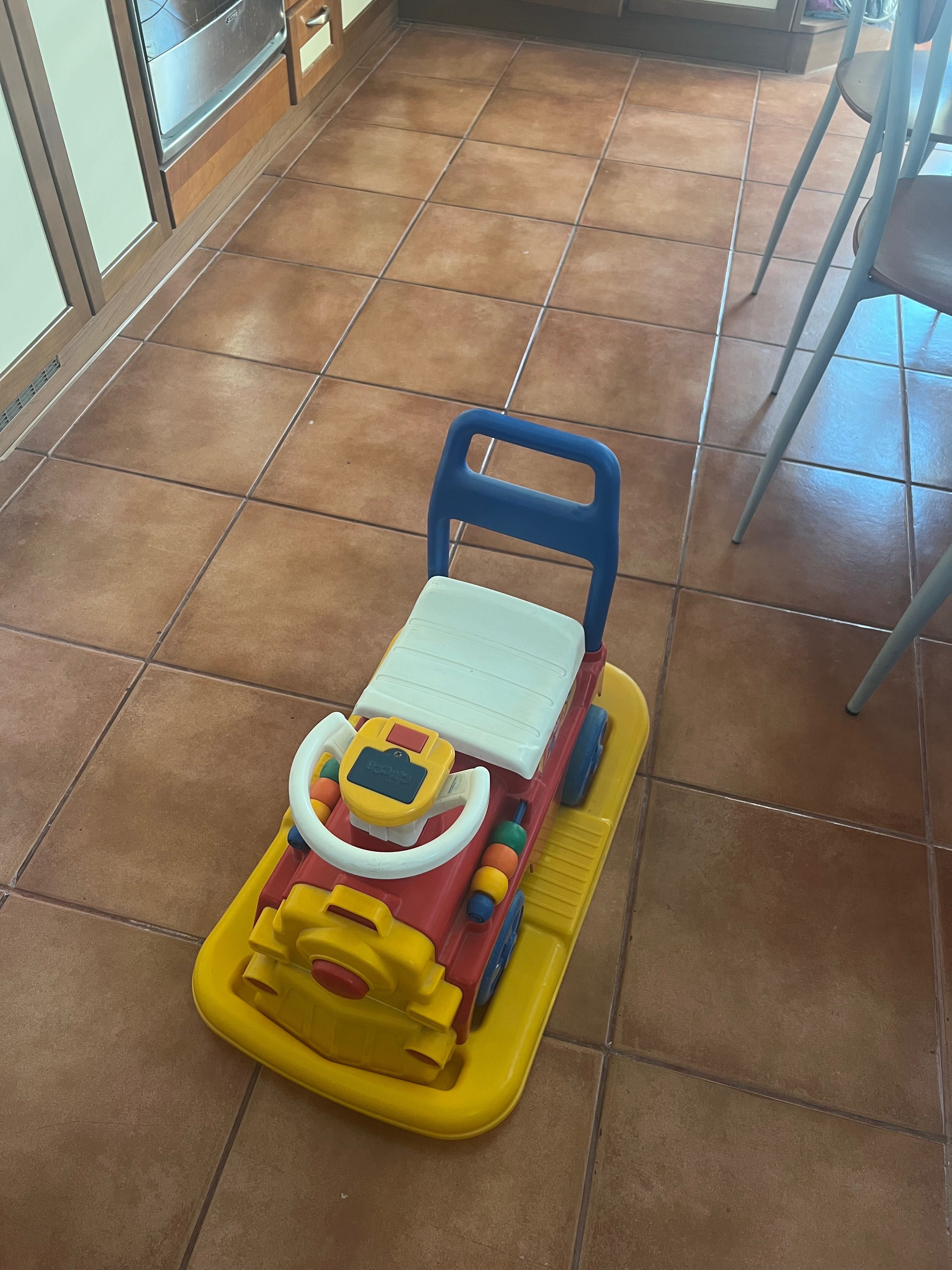 Chicco играчка 2 в 1 - локомотив за бутане и люлка