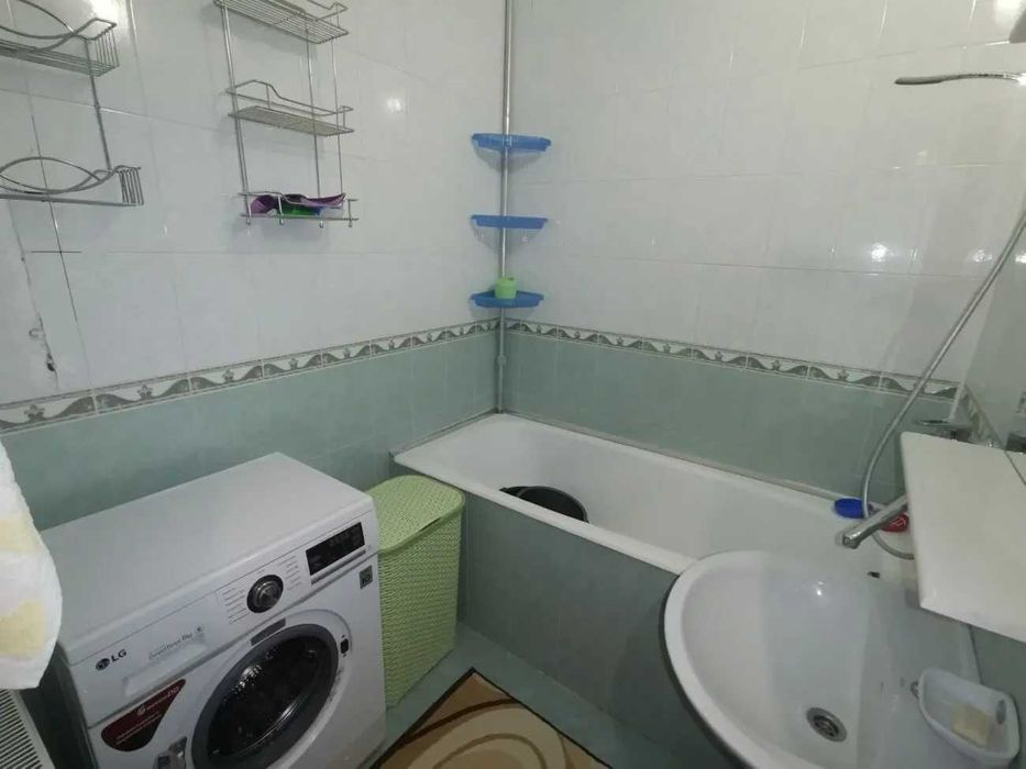 Дава се под наем Двустаен апартамент в София, Зона Б-18 - 67 кв.м за 433.5 € - Снимка #3